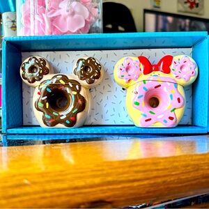 NWT Disney Mickey and Minnie Donut with Sprinkles Salt & Pepper Shakers